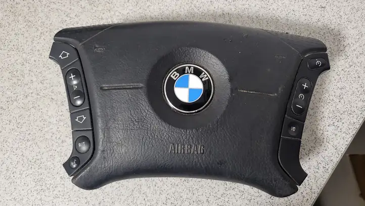 BMW 5 E39 (1996 - 2003) 1100118 Подушка безопасности руля — фото 1