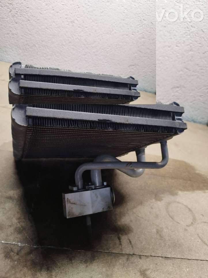 Opel Astra (2009 - 2012)  70180683 Клапан расширительный