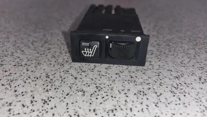 BMW 5 E39 (1996 - 2003) 61318352259 Включатель обогрева — фото 2