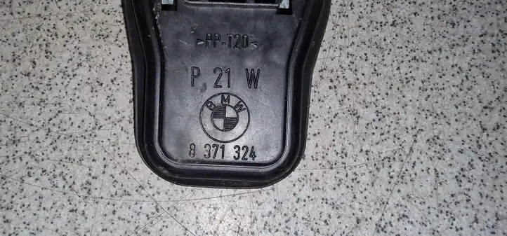 BMW 5 E39 (1996 - 2003) 8371324 Деталь заднего фонаря — фото 3