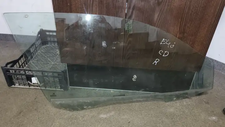 BMW 3 E46 (1998 - 2005) 5133825245 Стекло передней двери — фото 1