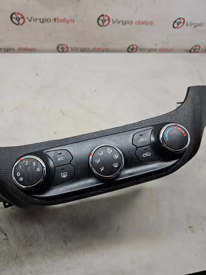 Kia Ceed (2012 - 2015) 97250A2001 Блок управления климат-контролем — фото 4