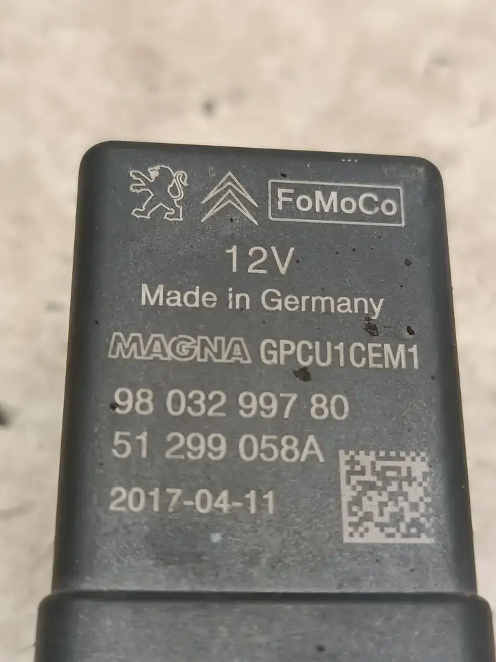 Peugeot 2008 I (2013 - 2019) 9803299780 Реле накала свечей — фото 4
