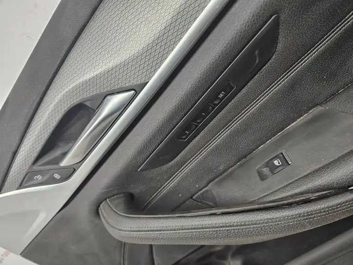 BMW 5 G30 G31 (2016 - ) 9868978 Обшивка передней двери — фото 10