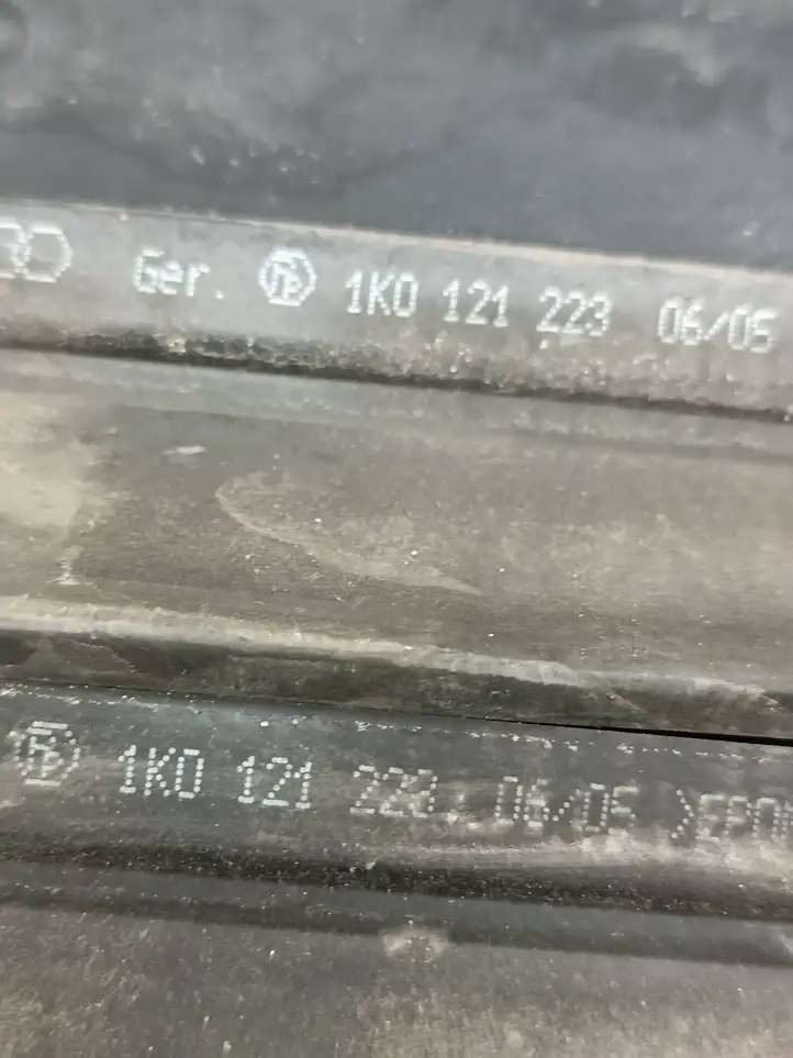 Volkswagen PASSAT B6 (2005 - 2010) 1k0121223 Дифузор радиатора — фото 4