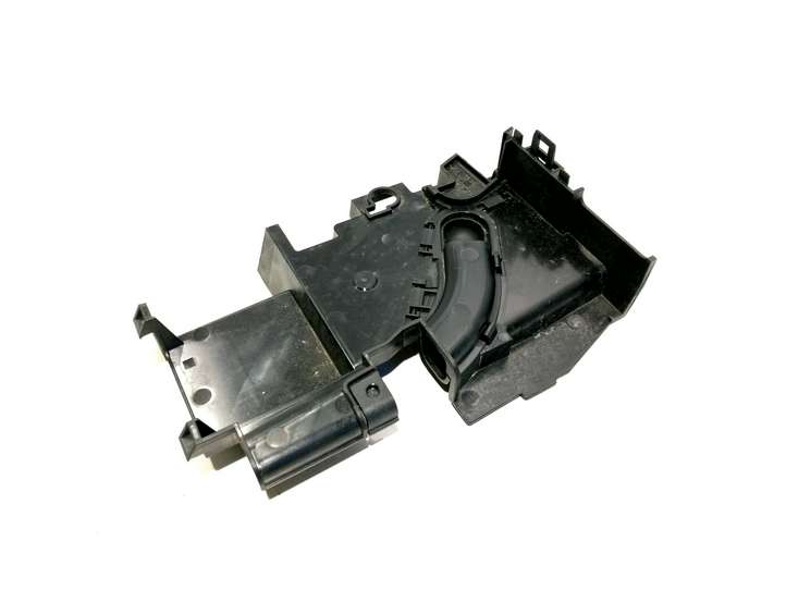 Volkswagen Touareg I (2002 - 2010)  7L0937555A Крышка ящика предохранителей