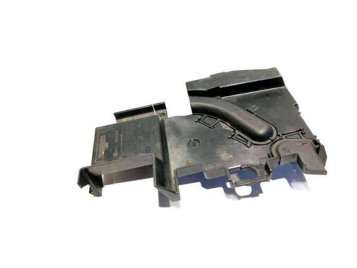 Volkswagen Touareg I (2002 - 2010)  7L0937555A Крышка ящика предохранителей