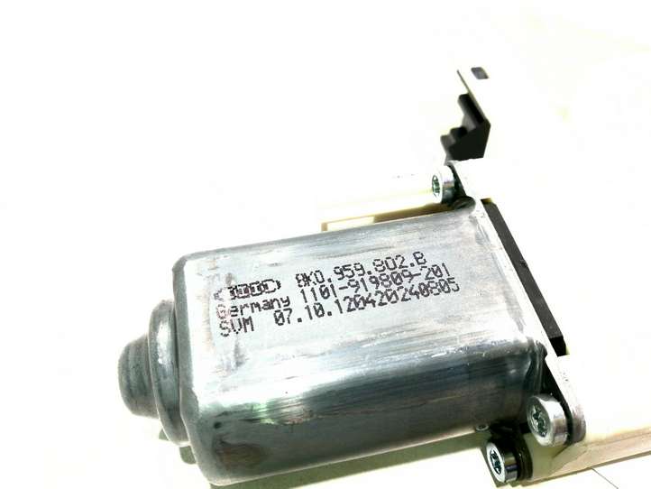 Audi A8 (2010 - 2014)  8K0959802B электродвигатель переднего стеклоподъемника