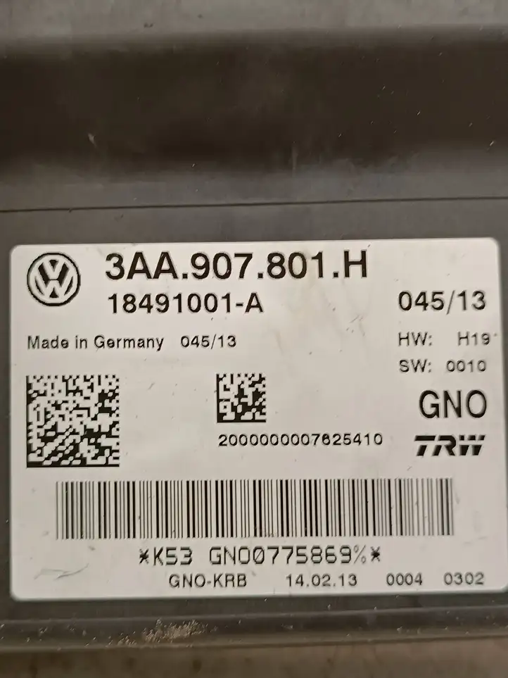 Volkswagen Tiguan (2007 - 2011) 3AA907801H Блок управления стояночным тормозом — фото 4