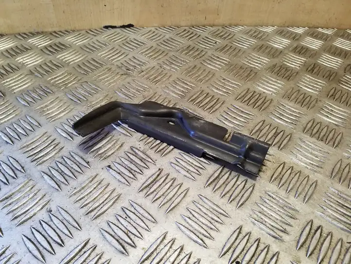 Volkswagen PASSAT B8 (2015 - ) 5Q0803219C Держатель аккумулятора — фото 2