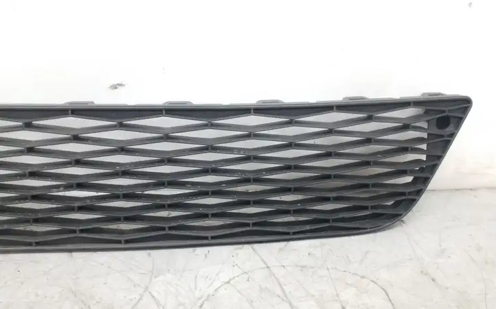 Seat Leon (5F) (2012 - 2019) 5F0853667 Нижняя решетка переднего бампера — фото 3