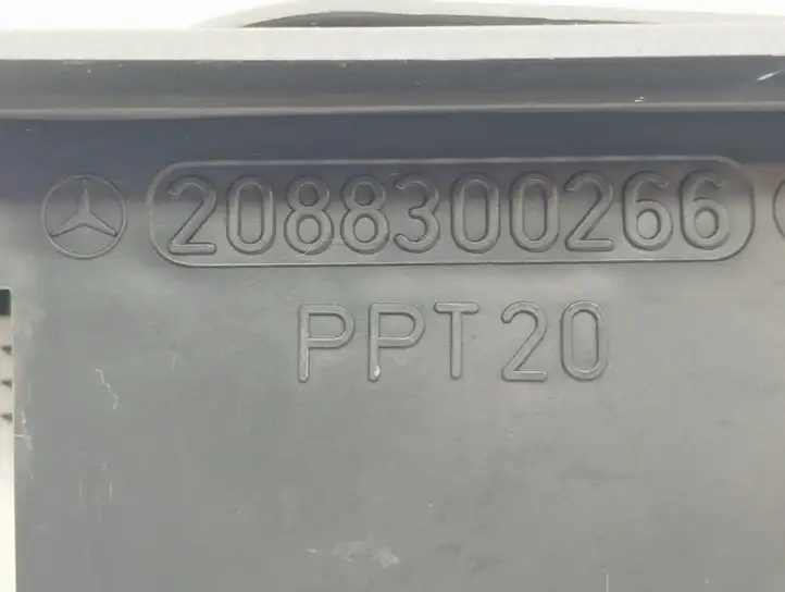 Mercedes-Benz CLK A208 (1997 - 2002)  2088300266 Другая деталь салона