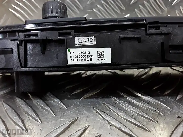 BMW 3 F30 F35 F31 (2012 - 2018) E1062000E00 Контроллер мультимедийной системы — фото 4