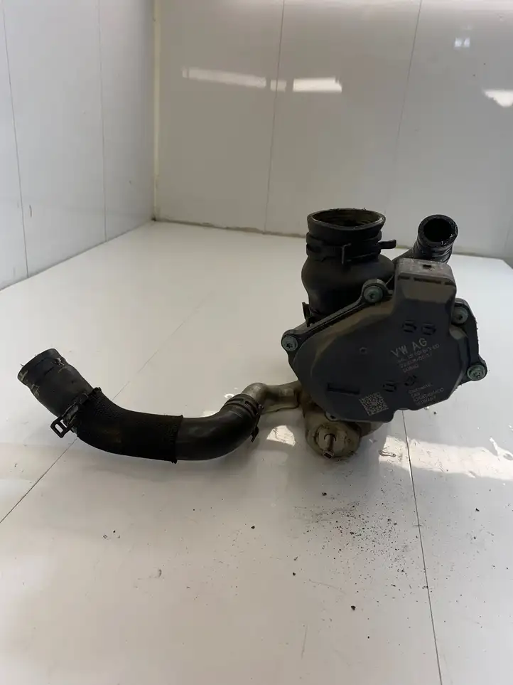Audi A6 C7 (2014 - 2018) 04L131512A Охладитель клапана EGR — фото 8