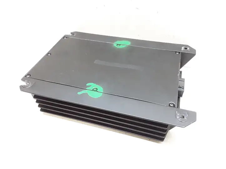 BMW 5 E39 (1996 - 2003)  6933875 Звукоусилитель