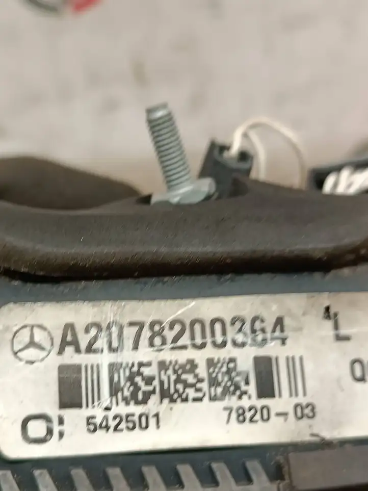 Mercedes-Benz E C207 W207 (2009 - 2017) A2078200364 Задний фонарь в крышке багажника — фото 3