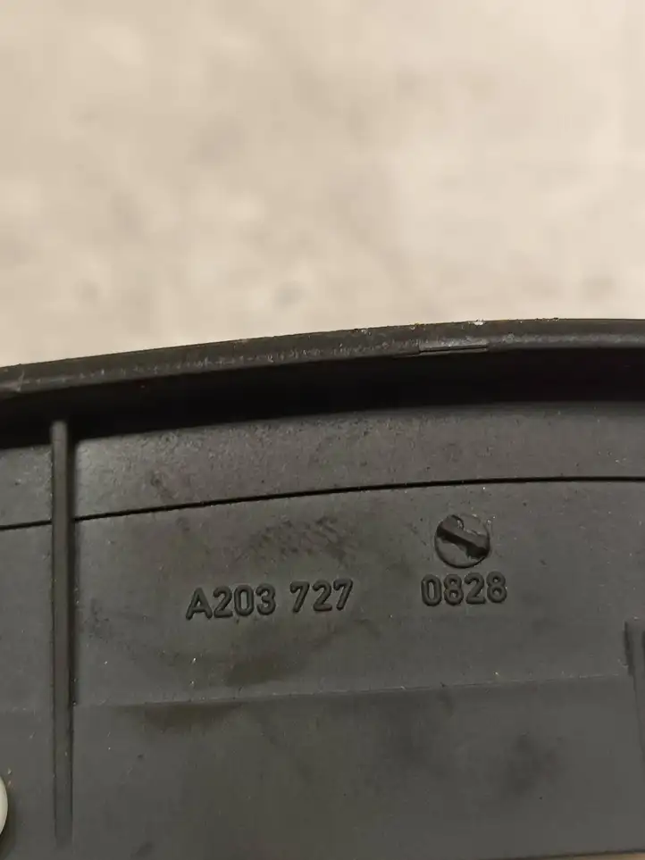 Mercedes-Benz C W203 (2000 - 2007) A2037270828 Блок кнопок стеклоподъемников — фото 3
