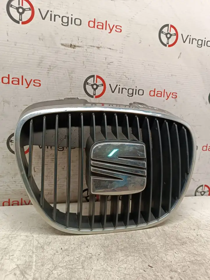 Seat Ibiza III (6L) (2002 - 2008) 6L0853651 Передняя решетка — фото 1