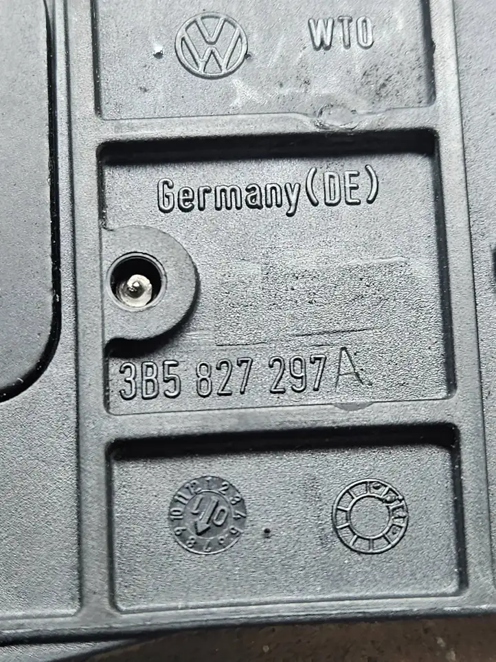 Volkswagen PASSAT B5.5 (2001 - 2005) 3B5827297A Подсветка номера — фото 6