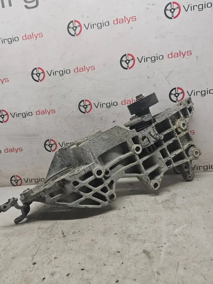 Volkswagen Tiguan (2007 - 2011) 03L903143Q Кронштейн генератора — фото 3
