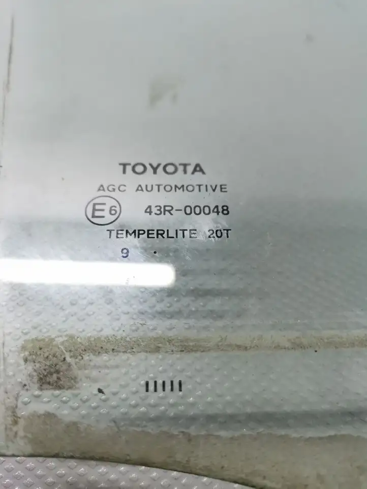 Toyota Avensis T270 (2009 - 2012) Стекло задней двери — фото 2