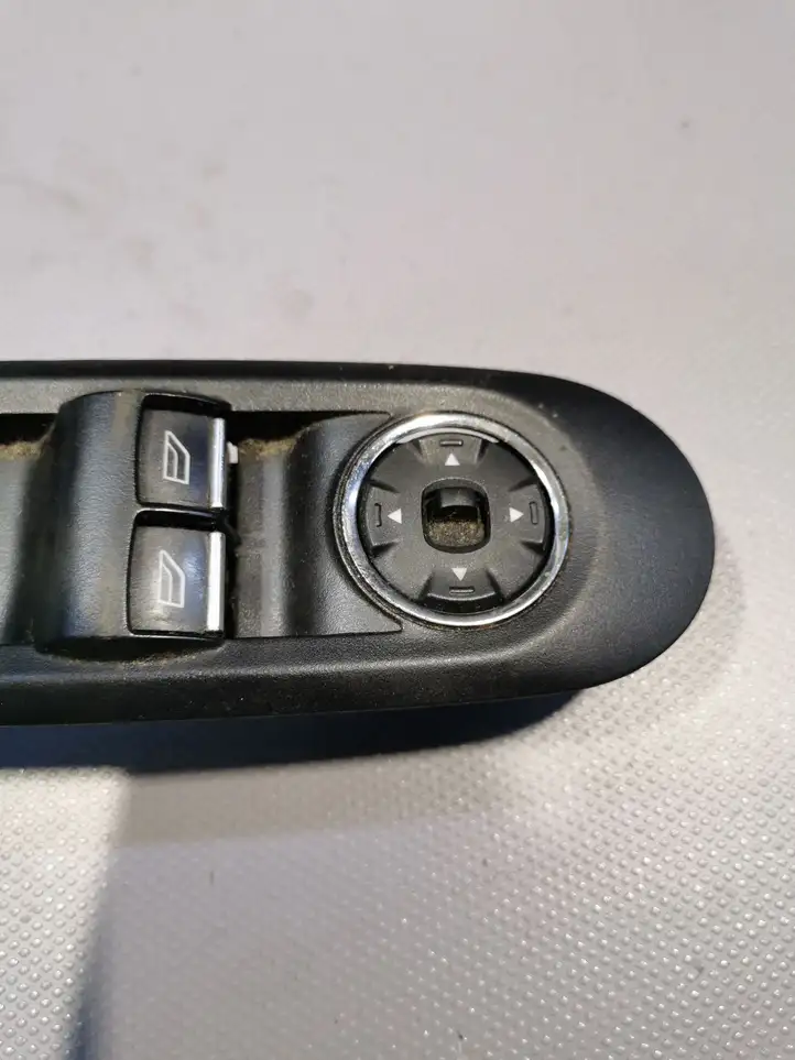 Ford Mondeo MK IV (2007 - 2014) Кнопка стеклоподъемников — фото 2