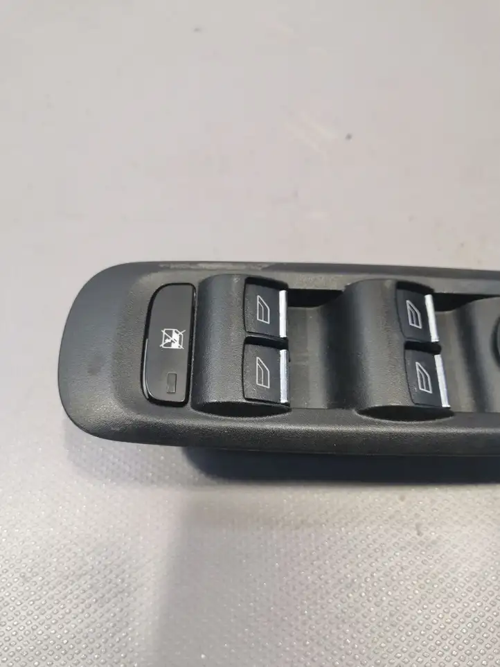 Ford Mondeo MK IV (2007 - 2014) Кнопка стеклоподъемников — фото 2