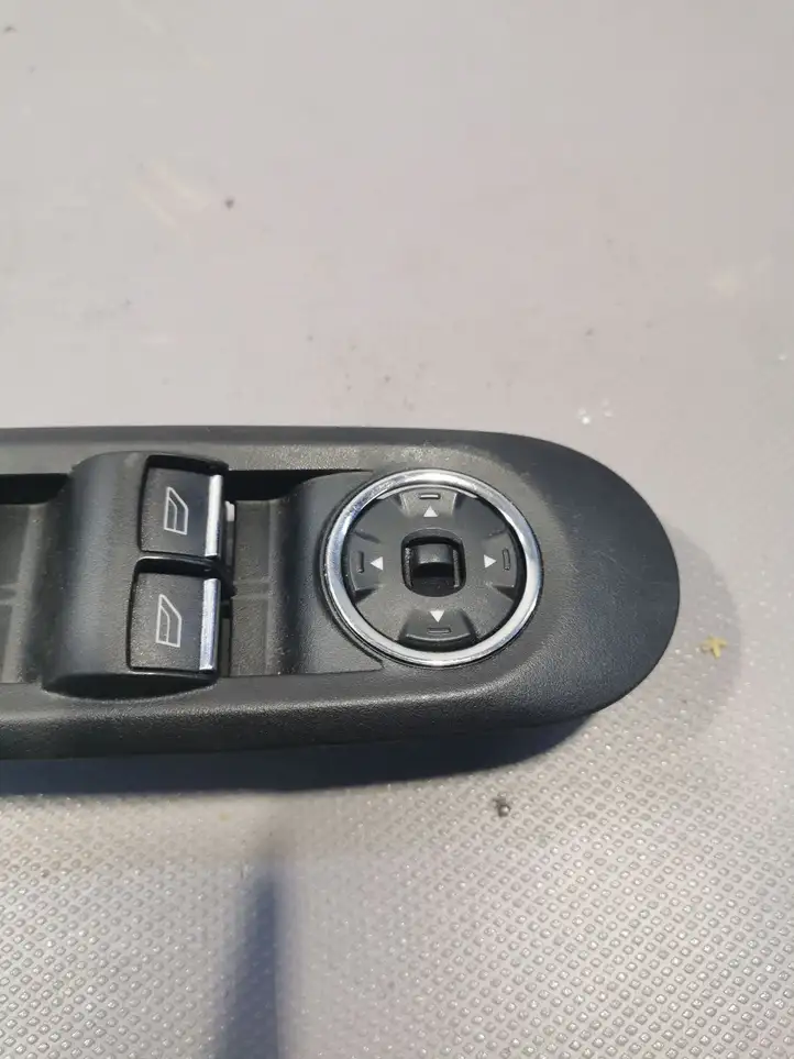 Ford Mondeo MK IV (2007 - 2014) Кнопка стеклоподъемников — фото 3