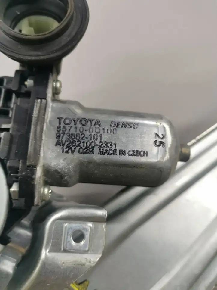 Toyota Auris E180 (2012 - 2018) Стеклоподъемник передней двери (комплект) — фото 3