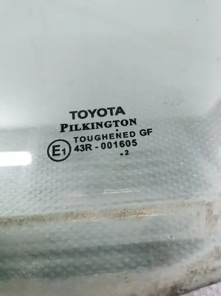 Toyota Avensis T270 (2012 - 2015) Стекло передней двери — фото 2