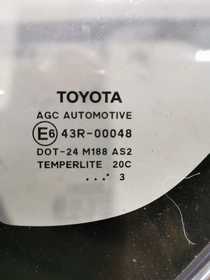 Toyota Auris E180 (2012 - 2018) Заднее боковое стекло — фото 2