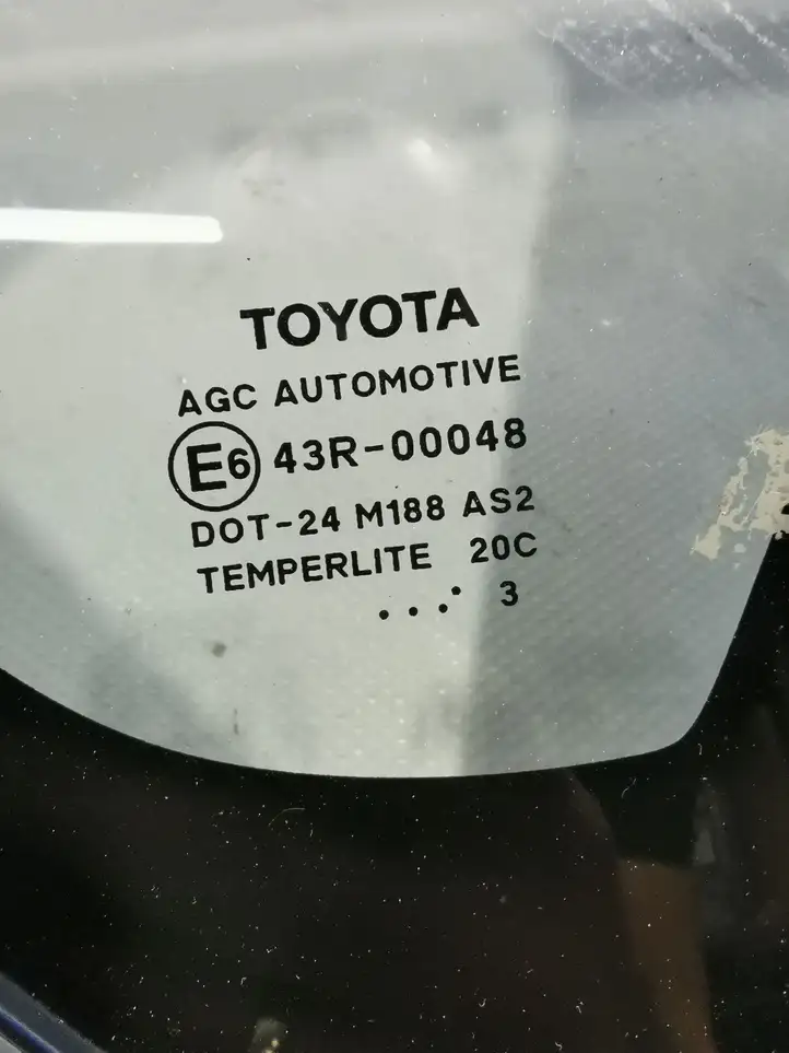 Toyota Auris E180 (2012 - 2018) Заднее боковое стекло — фото 2