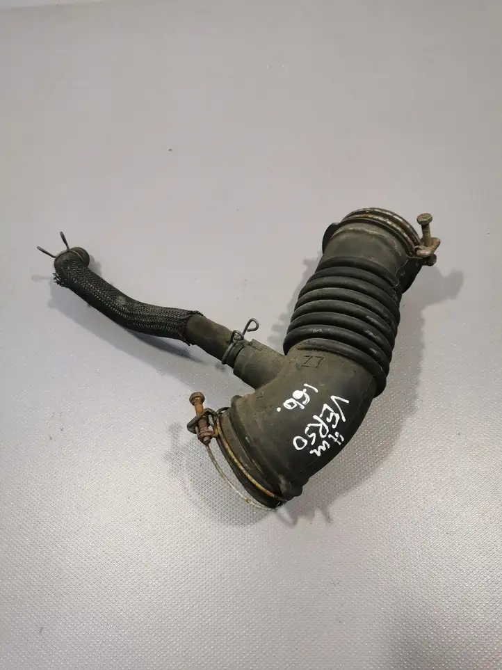 Toyota Verso (2009 - 2012) Трубка подачи воздуха — фото 1