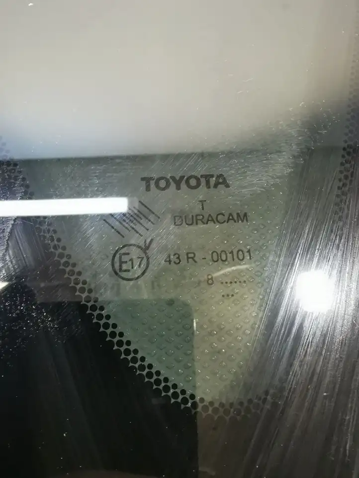 Toyota Verso (2009 - 2012) Заднее боковое стекло — фото 2