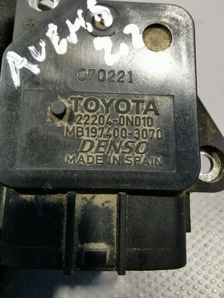 Toyota Avensis T250 (2006 - 2009) Датчик массового расхода воздуха — фото 1