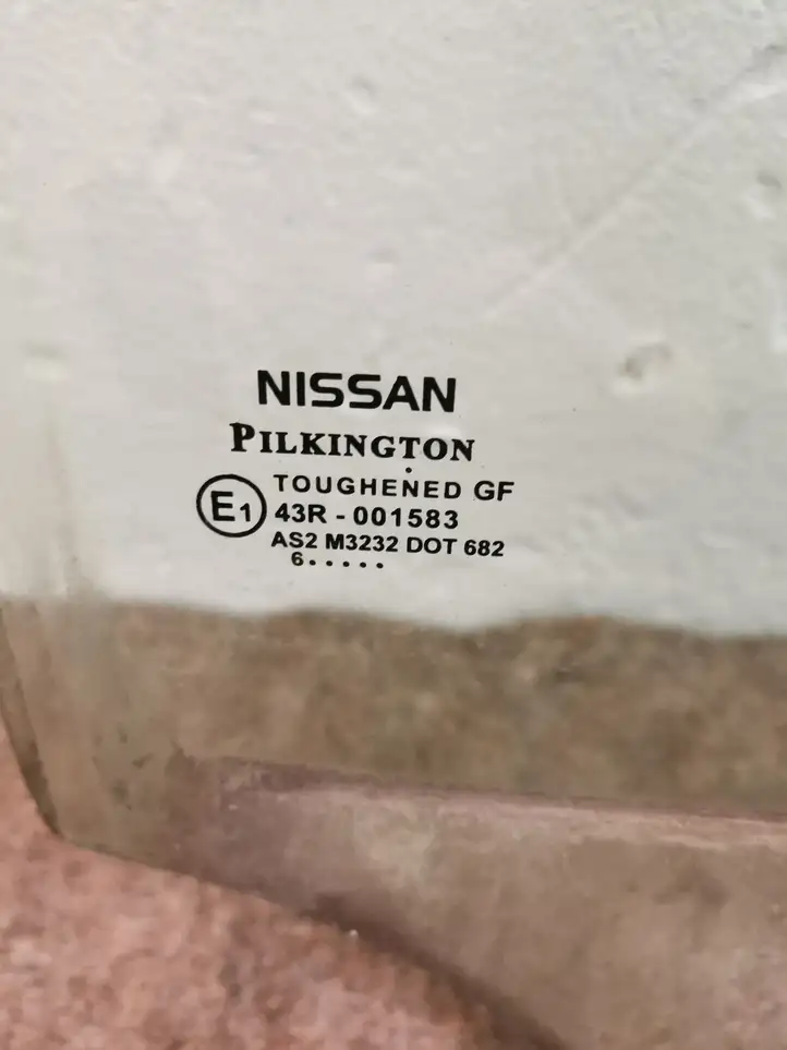 Nissan Note (E11) (2006 - 2014) Стекло задней двери — фото 2