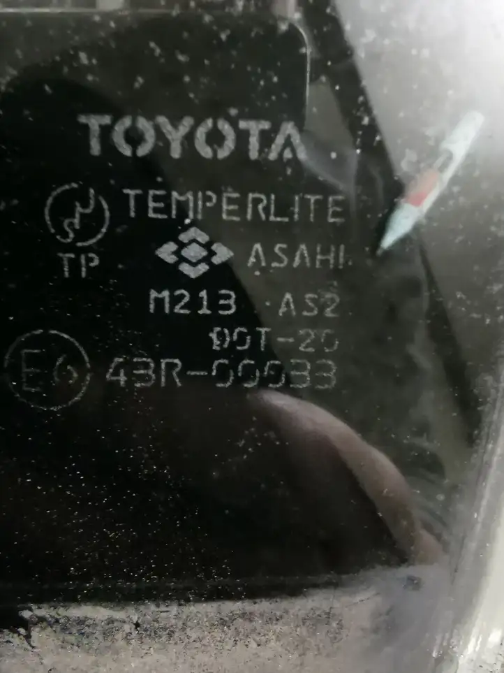 Toyota Avensis Verso (2004 - 2009) Стекло задней двери — фото 2