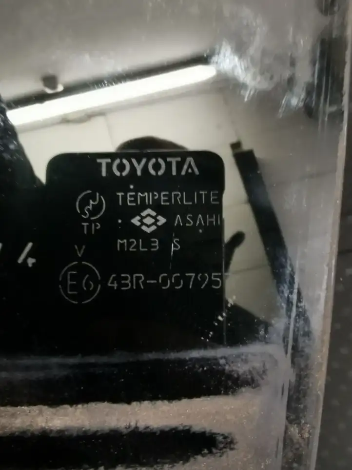 Toyota RAV 4 (XA30) (2006 - 2016) Стекло задней двери — фото 2