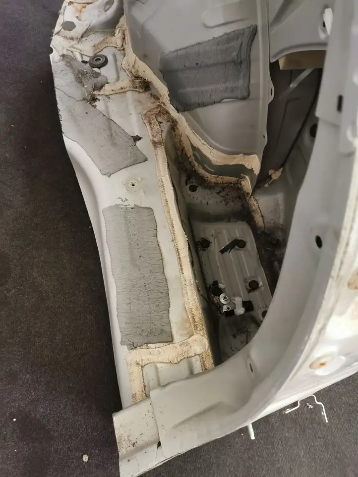 Toyota Auris E180 (2012 - 2018) Задняя четверть — фото 2