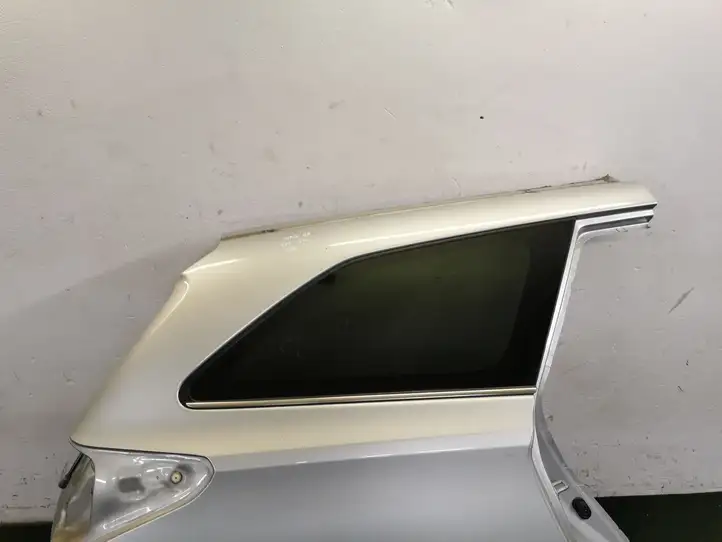 Toyota Auris E180 (2012 - 2018) Задняя четверть — фото 7