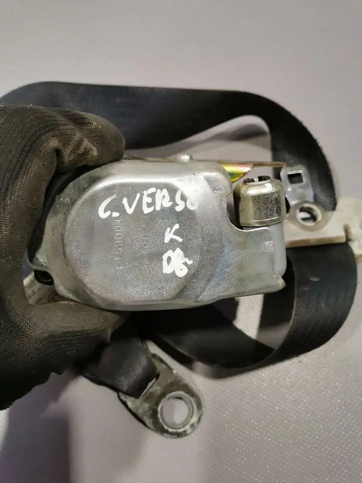 Toyota Corolla Verso AR10 (2004 - 2009) Передний ремень безопасности — фото 3