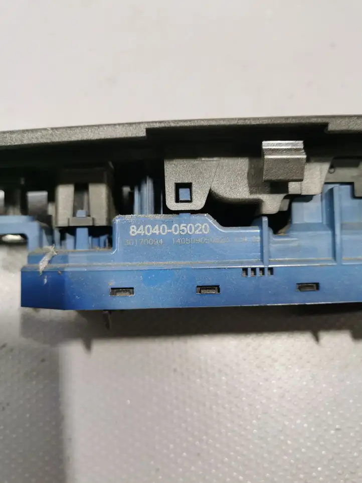 Toyota Avensis T270 (2009 - 2012) 8404005020 Блок кнопок стеклоподъемников — фото 3