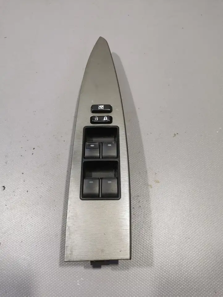 Toyota Avensis T270 (2009 - 2012) 8404005020 Блок кнопок стеклоподъемников — фото 4