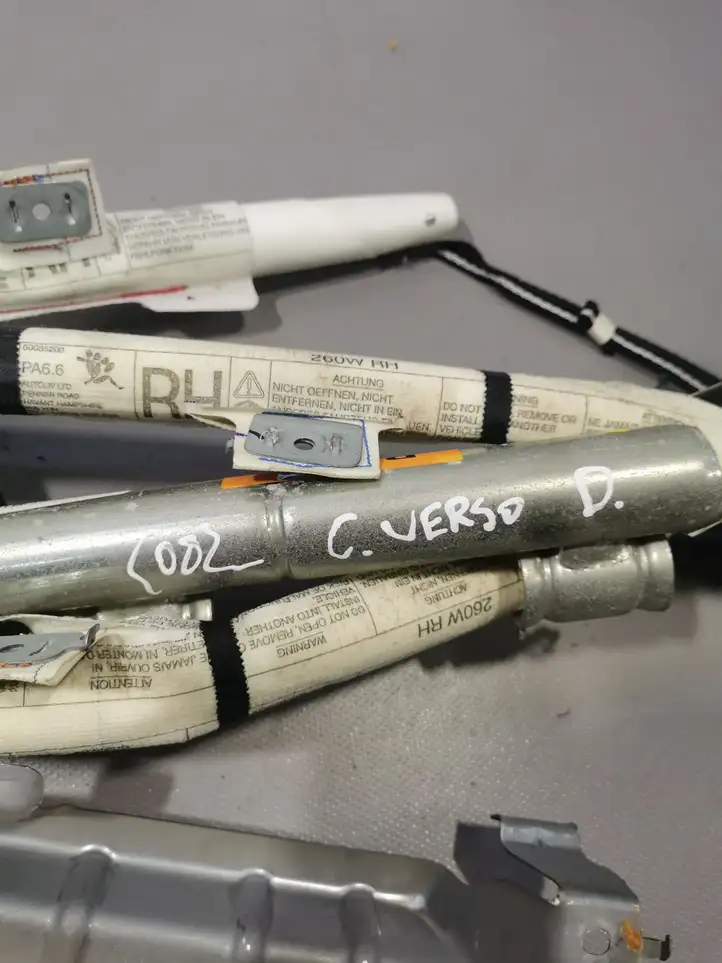 Toyota Corolla Verso AR10 (2004 - 2009)   Боковая подушка безопасности шторка