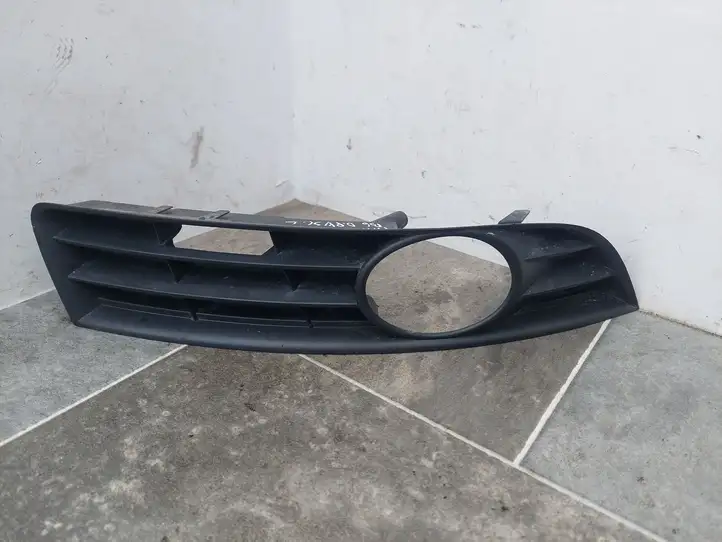 Volkswagen PASSAT B6 (2005 - 2010) 3C0853666A Решетка противотуманной фары — фото 1