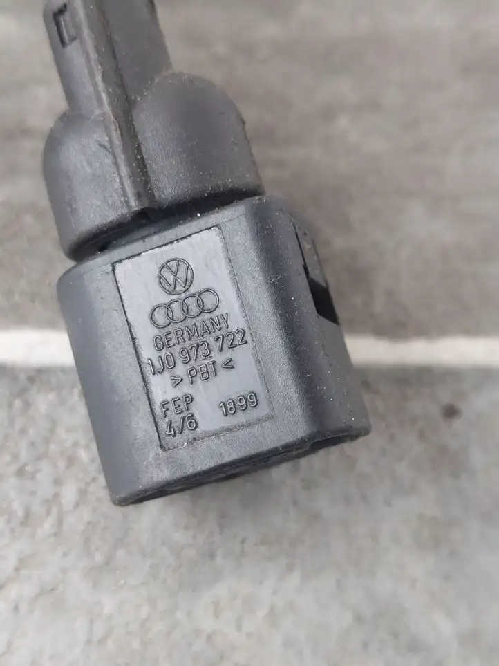 Audi A4 S4 B6 8E 8H (2000 - 2006) 1J0973722 Проводка топливных форсунок — фото 4