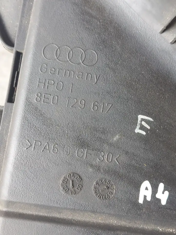 Audi A4 S4 B6 8E 8H (2000 - 2006) 8E0129617 Детали воздухозаборника — фото 2