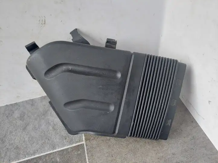 Audi A4 S4 B6 8E 8H (2000 - 2006) 8E0129617 Детали воздухозаборника — фото 3