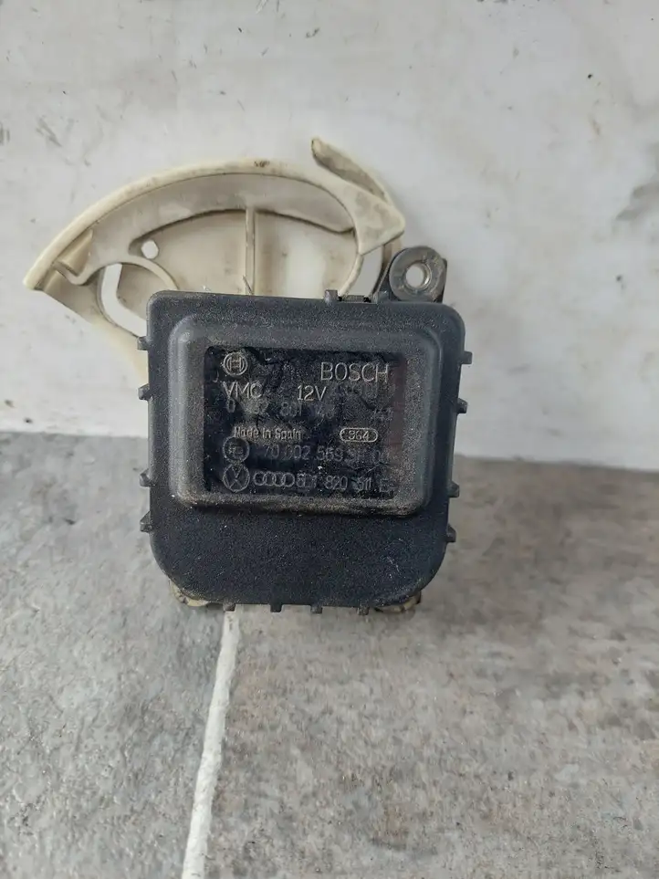 Volkswagen PASSAT B5.5 (2001 - 2005) 0132801148 Двигатель задвижки потока воздуха — фото 1