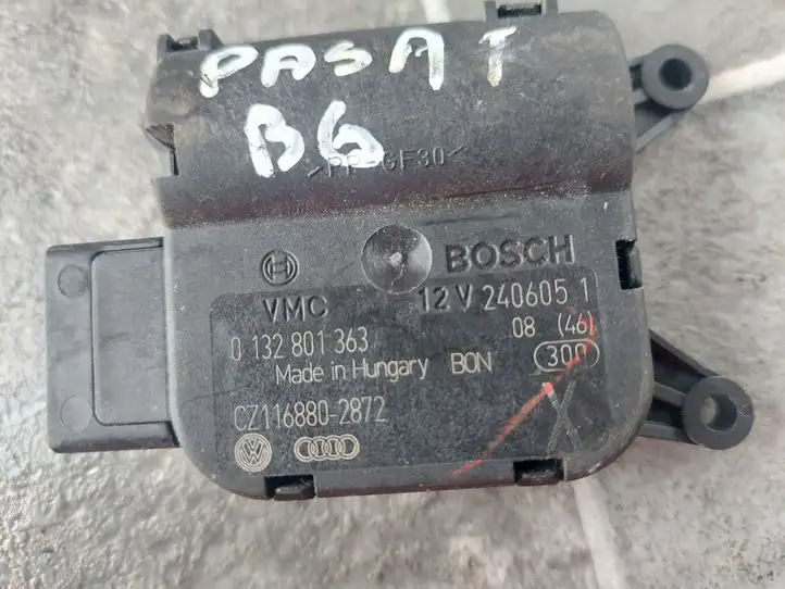 Volkswagen PASSAT B6 (2005 - 2010) 0132801363 Двигатель задвижки потока воздуха — фото 4